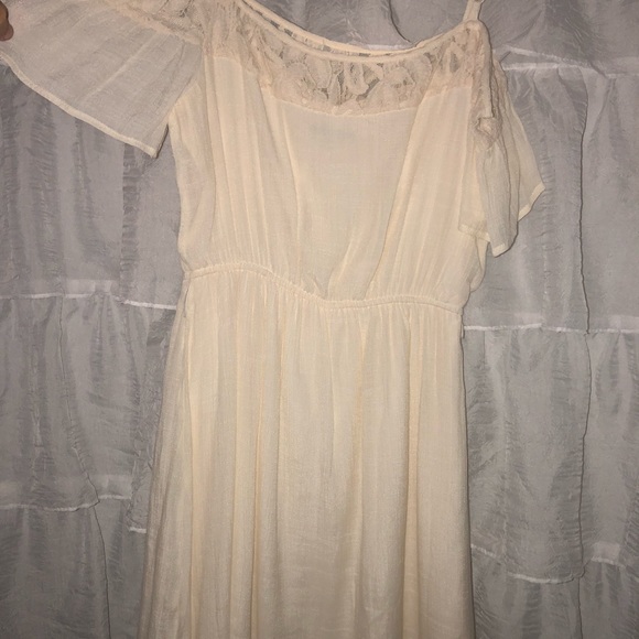 Off the shoulder dress - Picture 3 of 3